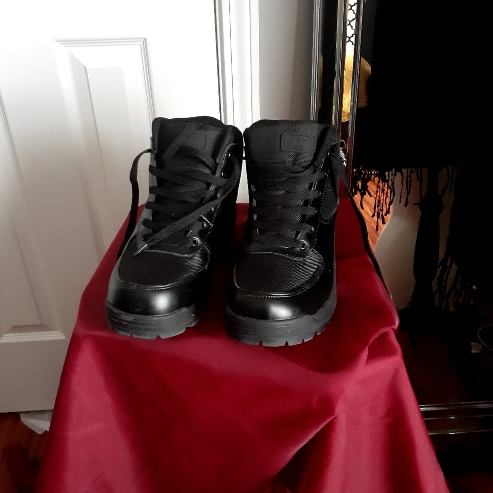 Mountain Gear men's black boots